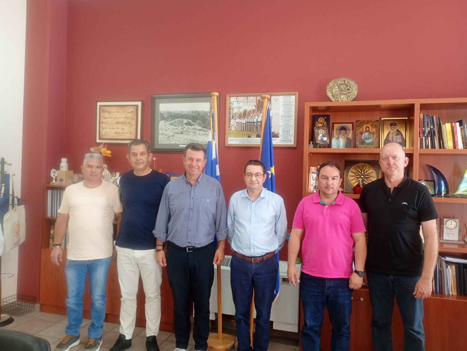 Συνάντηση του Δημάρχου Λοκρών με εκπροσώπους λιμενικών στο Δημαρχείο Λοκρών