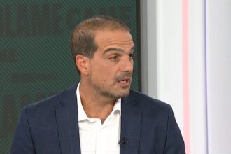 Ο Γαβριήλ Σακελλαρίδης μιλά σε ραδιοφωνική συνέντευξη για την Αριστερά και την ΕΛΑΣ