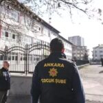 Αστυνομική παρουσία και δημόσιο κτίριο στην Τουρκία πριν από τη Σύνοδο του ΝΑΤΟ