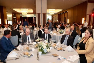 Άδωνις Γεωργιάδης, Ζωή Κωνσταντοπούλου και Νίκος Ανδρουλάκης στο ίδιο τραπέζι σε εκδήλωση της Μασούτης ΑΕ