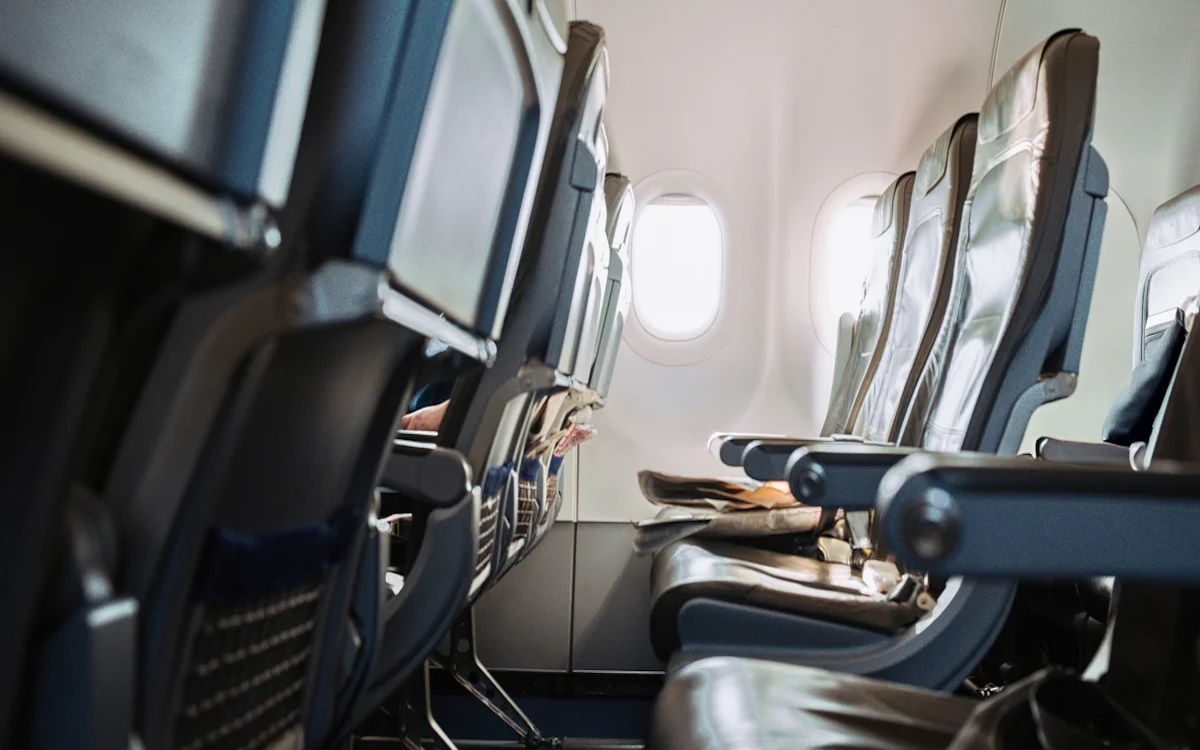 Αεροπλάνο της Frontier Airlines σε πτήση με περιστατικό πανικού στην καμπίνα