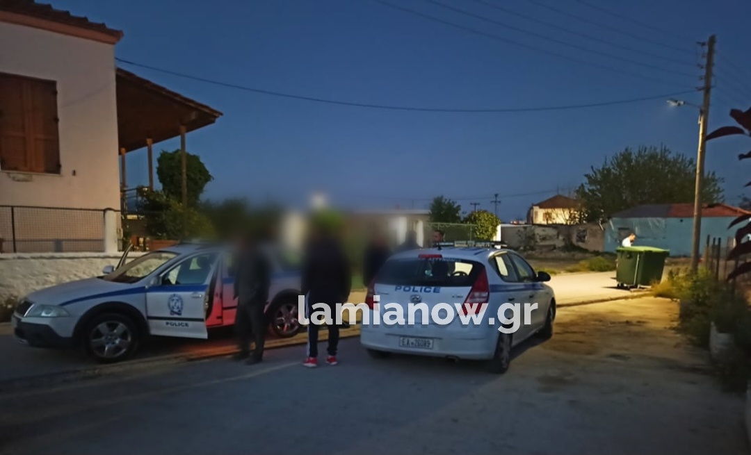 Αστυνομικό όχημα σε επιχείρηση της αστυνομίας για εξιχνίαση κλοπών