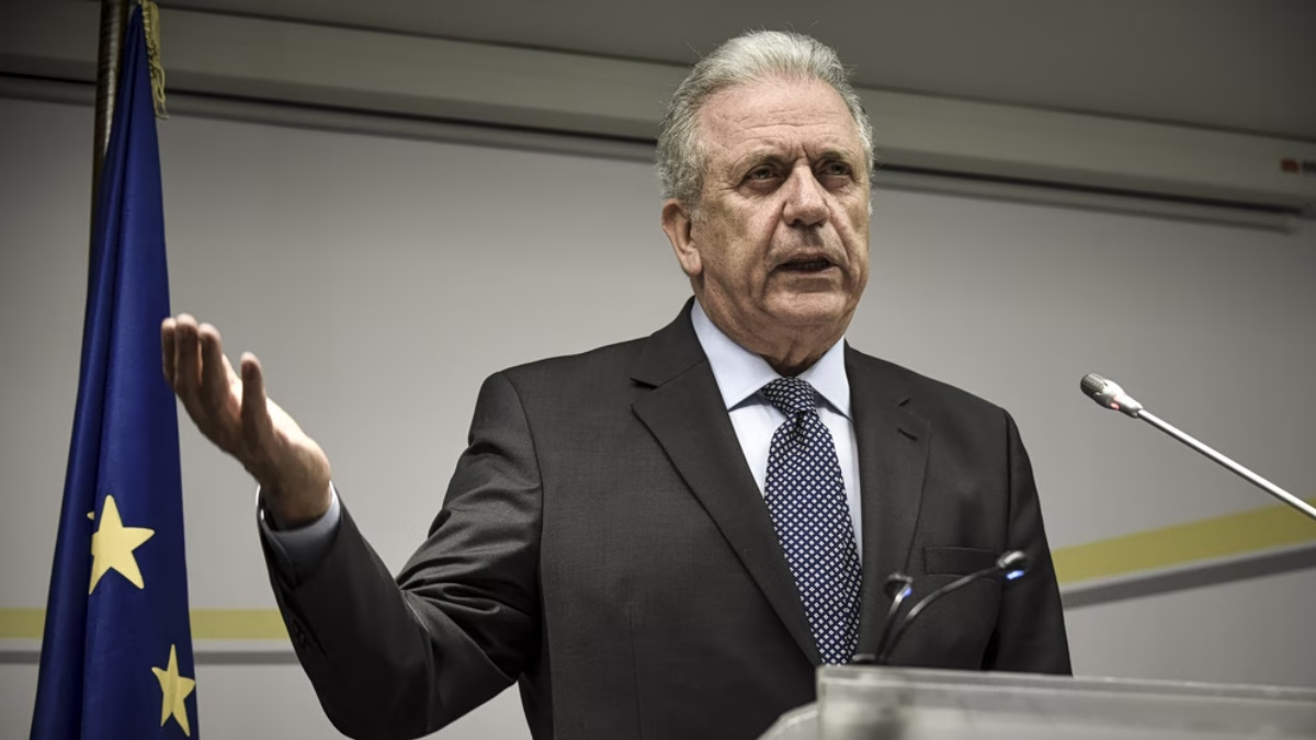 Ο Δημήτρης Αβραμόπουλος σε δημόσια εμφάνιση