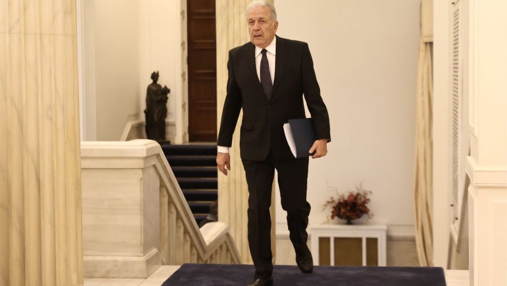 Ο Δημήτρης Αβραμόπουλος σε δημόσια εμφάνιση