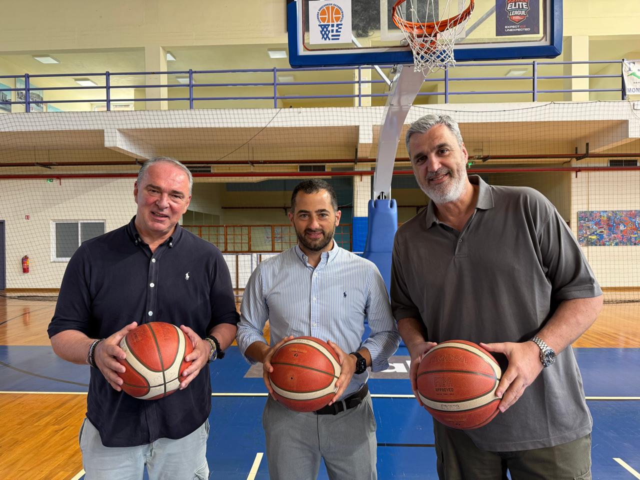 Παιδιά συμμετέχουν σε basketball camp της Περιφέρειας Στερεάς Ελλάδας με τον Νίκο Οικονόμου