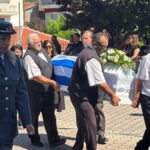 Συγγενείς και φίλοι στην κηδεία της 45χρονης αστυνομικού στο Κάτω Νευροκόπι Δράμας