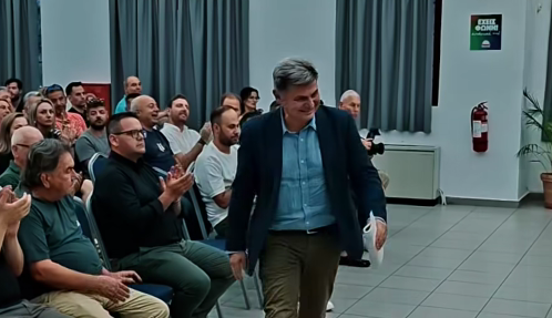 Ο Νικόλας Φαραντούρης σε πολιτική εκδήλωση στη Στυλίδα