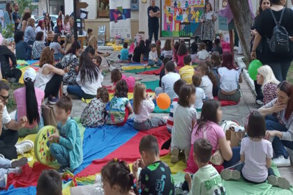 Παιδιά από τα ΚΔΑΠ και το ΚΔΑΠ ΜΕΑ του Δήμου Λαμιέων σε καλοκαιρινή μουσικοχορευτική παράσταση