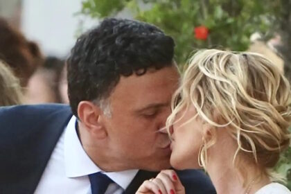 Τζένη Μπαλατσινού και Βασίλης Κικίλιας σε εκδήλωση μόδας στο Βυζαντινό Μουσείο δίπλα στη Νατάσα Παζαΐτη