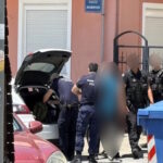 Αστυνομικοί στο κέντρο της Λάρισας μετά από περιστατικό με ολόγυμνο άνδρα