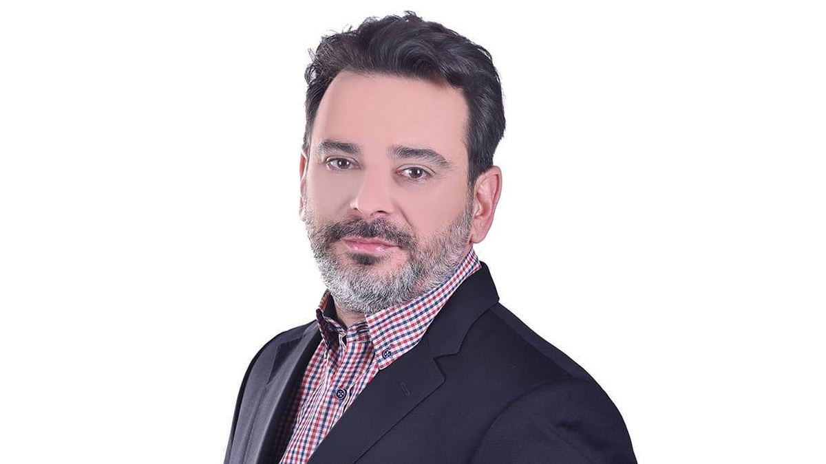 Ο Μίλτος Τσιρώνης στο Δημαρχείο Λαμίας κατά την ορκωμοσία του ως νέος δημοτικός σύμβουλος