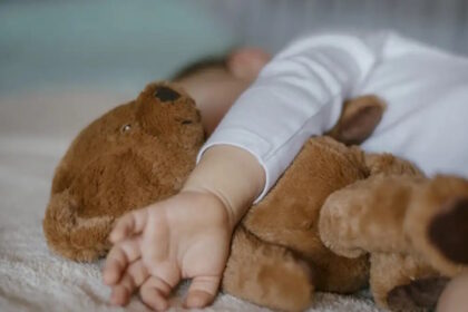 3χρονη νοσηλεύεται σε νοσοκομείο του Ηρακλείου μετά από κακοποίηση