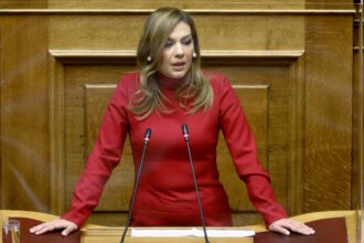 Η Στέλλα Μπίζιου σε δημόσια εμφάνιση