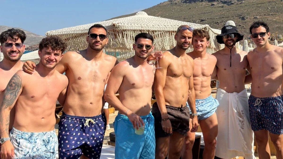 Ο Βαγγέλης Παυλίδης με φίλους και συμπαίκτες του στη Μύκονο για το bachelor party του