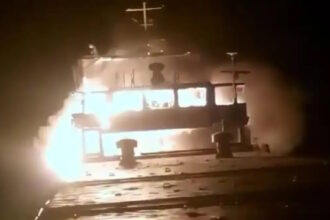 Φορτηγό πλοίο στη Μαύρη Θάλασσα μετά από επίθεση drone και πυρκαγιά