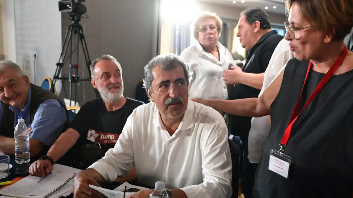 Ο Παύλος Πολάκης μιλά σε συνεδρίαση του ΣΥΡΙΖΑ
