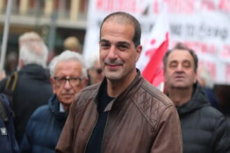 Ο Γαβριήλ Σακελλαρίδης μιλά για τις αποχωρήσεις από τη Νέα Αριστερά σε τηλεοπτική συνέντευξη