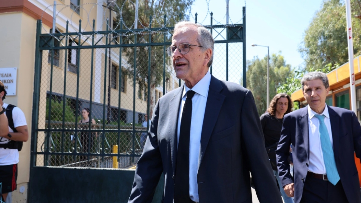 Ο Αντώνης Σαμαράς καταθέτει στο Μικτό Ορκωτό Δικαστήριο για τον θάνατο του Σήφη Βαλυράκη