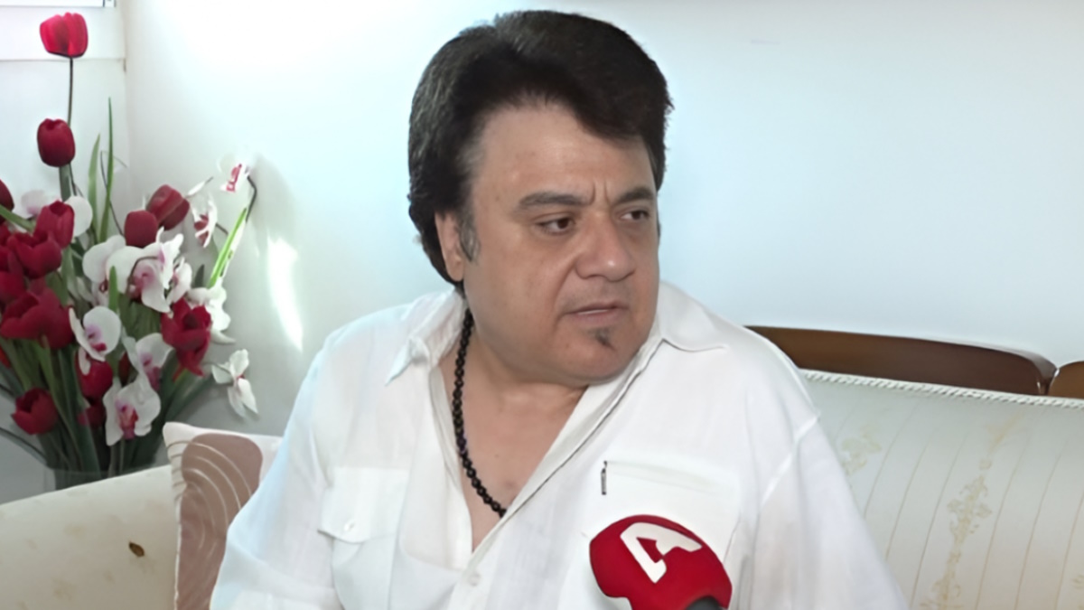Ο Βασίλης Τερλέγκας σε τηλεοπτική συνέντευξη στο πλατό της εκπομπής Super Κατερίνα