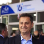 Ο Χάρης Θεοχάρης με μέλη της ελληνικής αποστολής κατά την επιστροφή από το Ιρακινό Κουρδιστάν