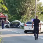 Αστυνομική παρουσία και οχήματα μετά το τροχαίο δυστύχημα στον δρόμο Χαλάστρας – Σίνδου στη Θεσσαλονίκη
