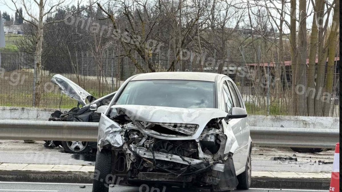 Αστυνομική εικόνα από τροχαίο δυστύχημα στην Παλαιά Εθνική Οδό Φαρσάλων – Βόλου