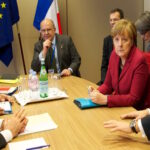 Ο Αλέξης Τσίπρας σε δημόσια εμφάνιση, από την κεντρική εικόνα του άρθρου