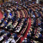 Η Βουλή των Ελλήνων κατά τη συζήτηση του νομοσχεδίου για την τοπική αυτοδιοίκηση