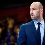 Ο Βασίλης Σπανούλης ως νέος προπονητής του Άρη σε εικόνα ανακοίνωσης