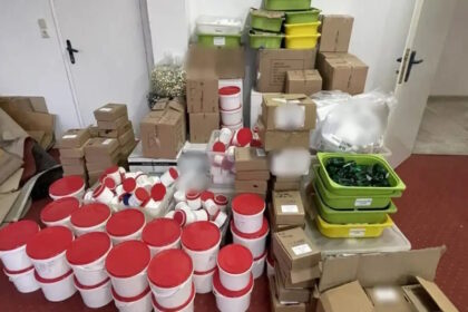 Αστυνομική επιχείρηση στο Χαλάνδρι σε υπόθεση παράνομων φαρμάκων και αναβολικών
