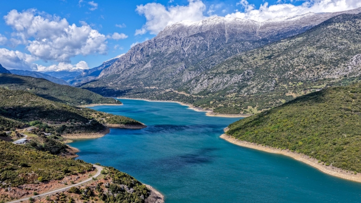 Δεξαμενή νερού και υδάτινες υποδομές στο πλαίσιο της Εθνικής Στρατηγικής για τα Ύδατα