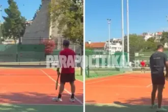 Ο Άδωνις Γεωργιάδης και ο Στέφανος Κασσελάκης στο γήπεδο του τένις