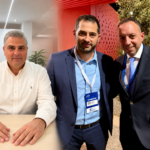 Ο Φάνης Σπανός σε δημόσια εμφάνιση με φόντο το κτίριο της Περιφέρειας Στερεάς Ελλάδας