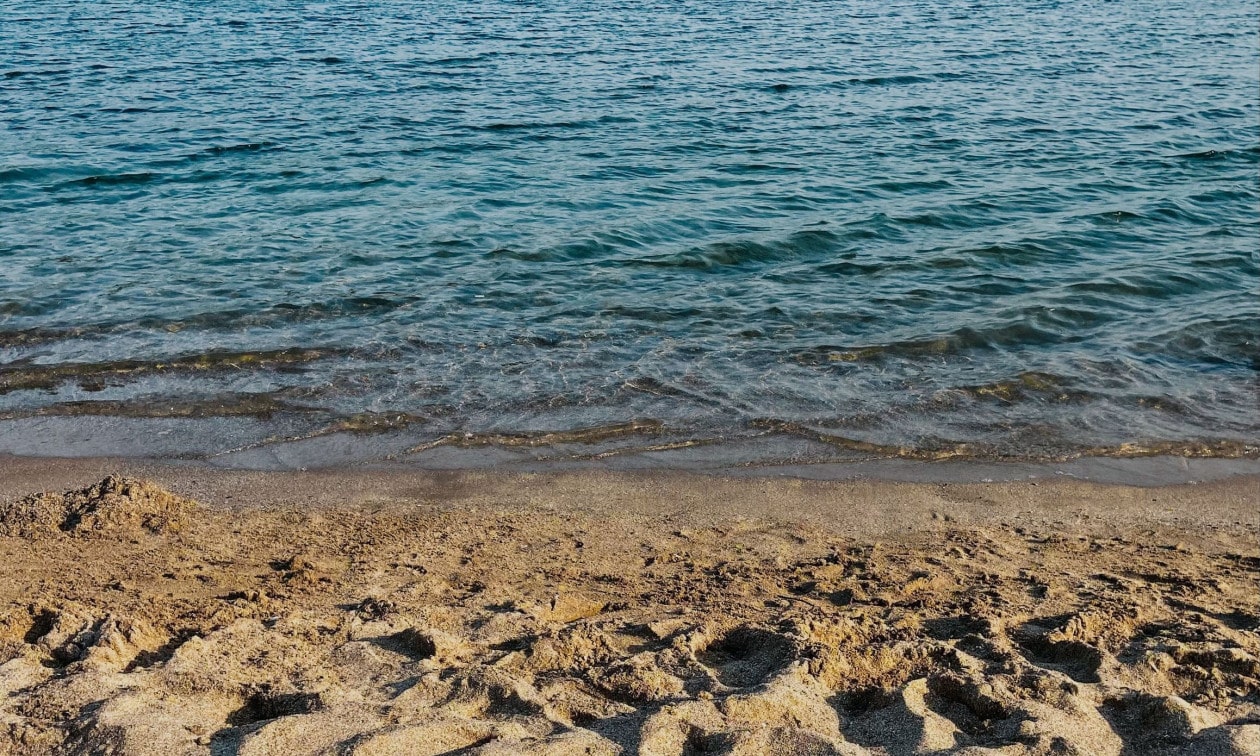 Αστυνομικό θέμα στον Βόλο με αναφορά σε παραλία και σύλληψη 45χρονου