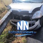 Επιχείρηση απεγκλωβισμού σε σοβαρό τροχαίο στη Ναύπακτο με κατεστραμμένο όχημα και διαπέραση από μεταλλική μπάρα