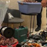 Συλληφθέντες οδηγούνται στα Δικαστήρια Καλαμάτας για την υπόθεση των εμπρησμών στη Μεσσηνία