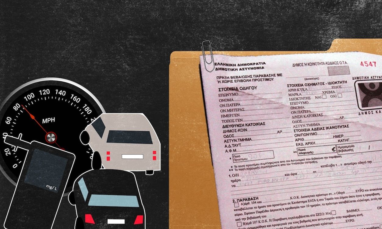 Έλεγχος αλκοολομέτρησης από την Τροχαία σε οδηγό στον δρόμο