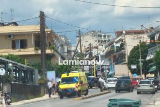Τροχαίο ατύχημα στην οδό Καρπενησίου στη Λαμία με την παρουσία ασθενοφόρου του ΕΚΑΒ