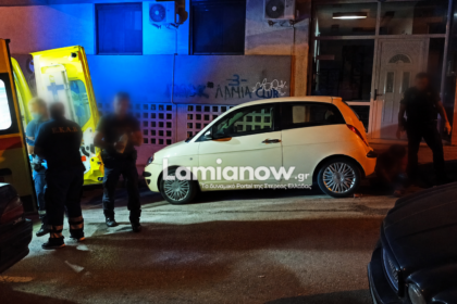 Ασθενοφόρο του ΕΚΑΒ σε κεντρικό σημείο της Λαμίας