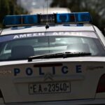 Αστυνομικό όχημα σε παραλία της Πιερίας μετά τον εντοπισμό σορού