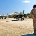 Δύο αεροσκάφη EA-37B της Πολεμικής Αεροπορίας των ΗΠΑ στη βάση της Σούδας