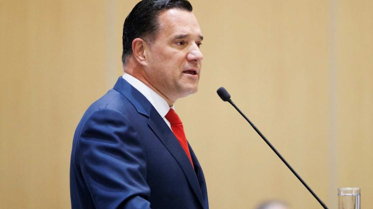 Ο Άδωνις Γεωργιάδης μιλά στο Μαμάτσειο νοσοκομείο Κοζάνης κατά τα εγκαίνια του ανακαινισμένου ΤΕΠ