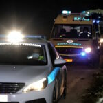Αστυνομικό όχημα σε δρόμο μετά από συμπλοκή στον Τύρναβο