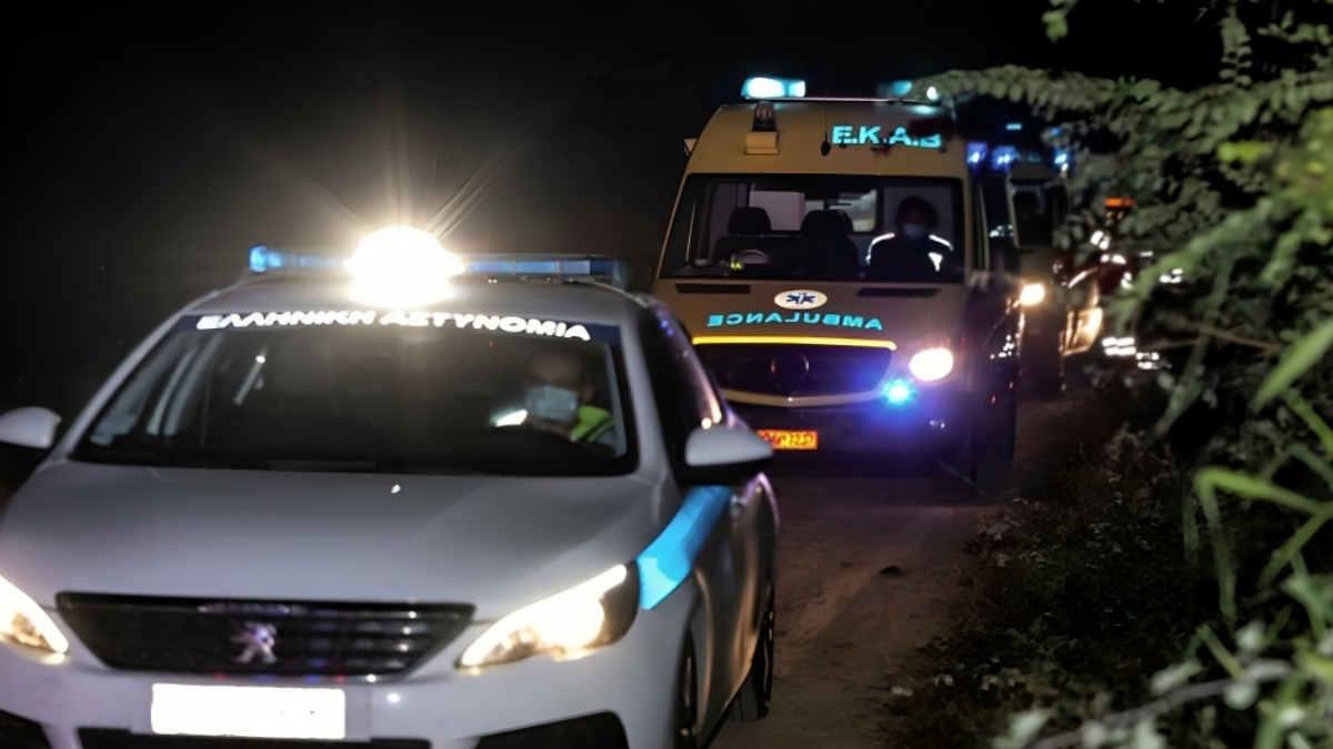 Αστυνομικό όχημα σε δρόμο μετά από συμπλοκή στον Τύρναβο