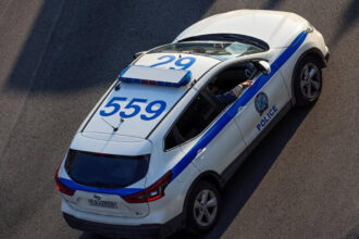 Αστυνομικό όχημα στην Καστοριά σε περιστατικό με αλλεργικό σοκ από τσίμπημα σφήκας