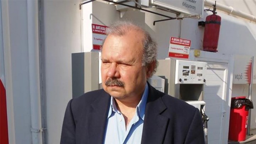 Πρατήριο καυσίμων με τιμές στην αντλία σε συνοριακή περιοχή