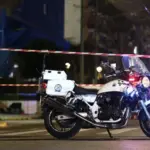 Αστυνομικές δυνάμεις έξω από δικηγορικό γραφείο στο κέντρο της Αθήνας