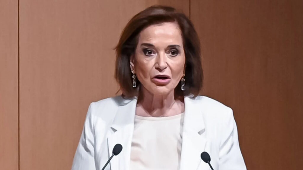 Η Ντόρα Μπακογιάννη ψήφισε «παρών» στην πρόταση για μια και εξαετή θητεία του Προέδρου της Δημοκρατίας