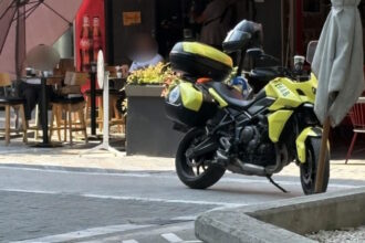 Σερβιτόρα σε καφετέρια της Λάρισας μετά από εργατικό ατύχημα