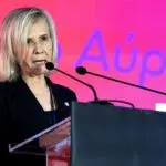Η βουλευτής Βοιωτίας Γιώτα Πούλου σε πολιτική εμφάνιση